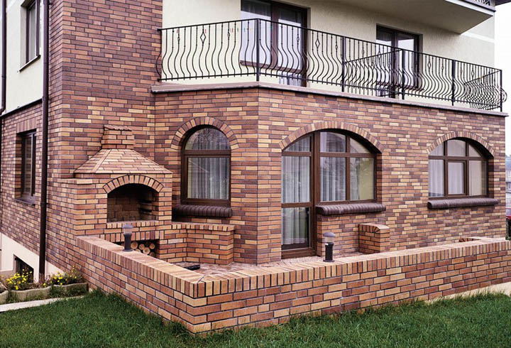 Использование клинкерной плитки на фасадах домов и коттеджей